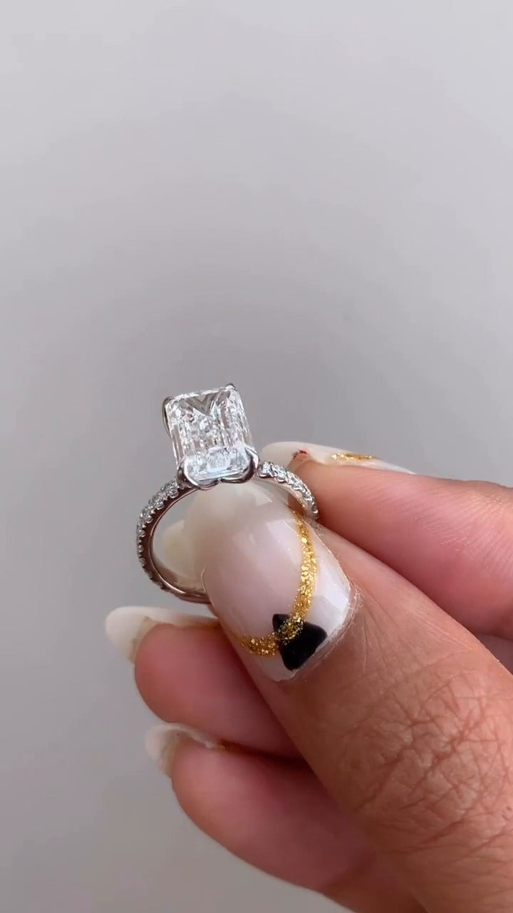 Emerald Diamond Band