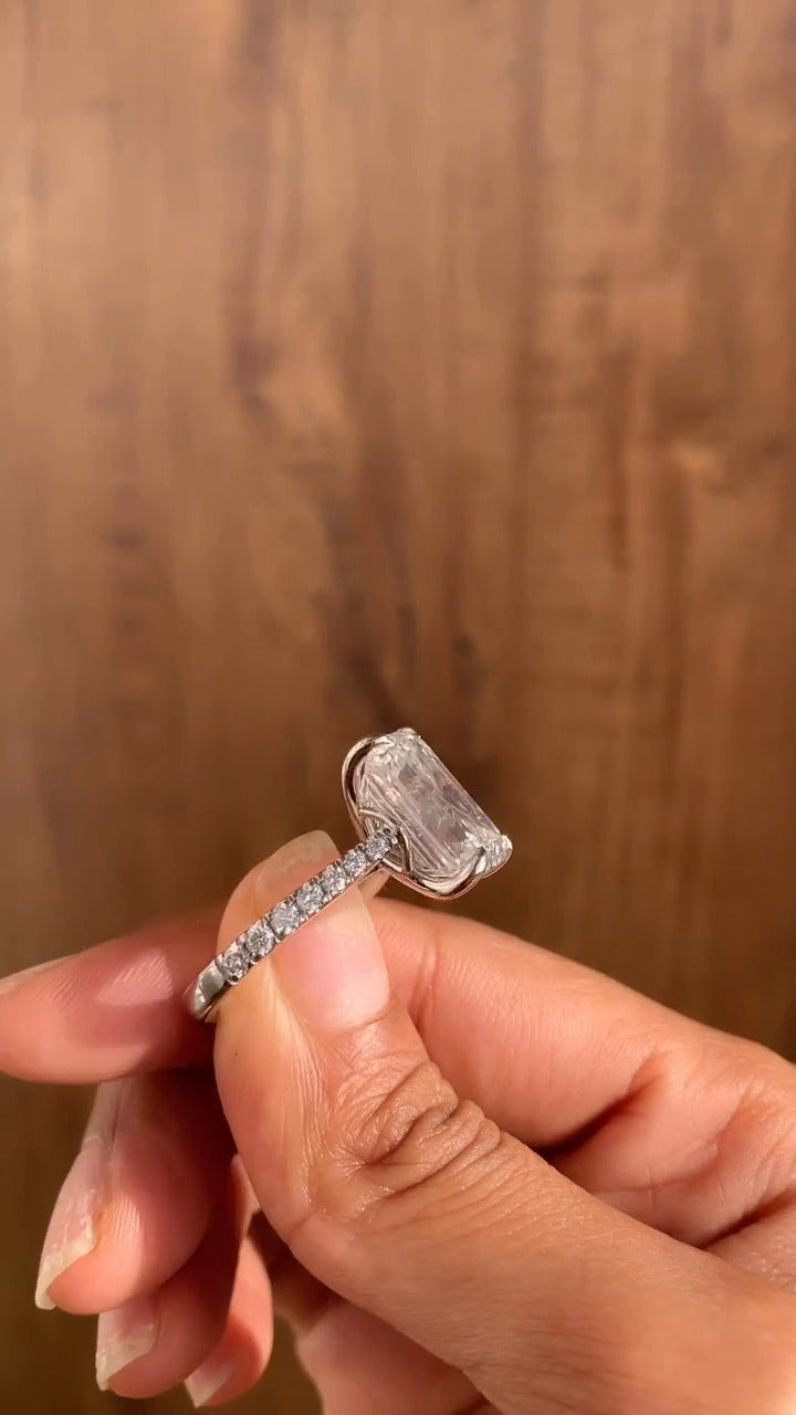 Aveline Emerald Diamond Band