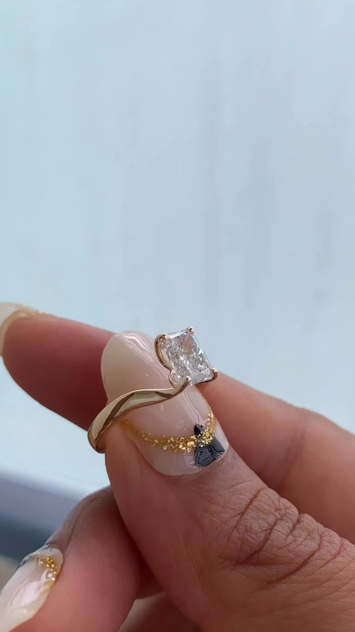 Solitaire Moissanite Engagement Ring