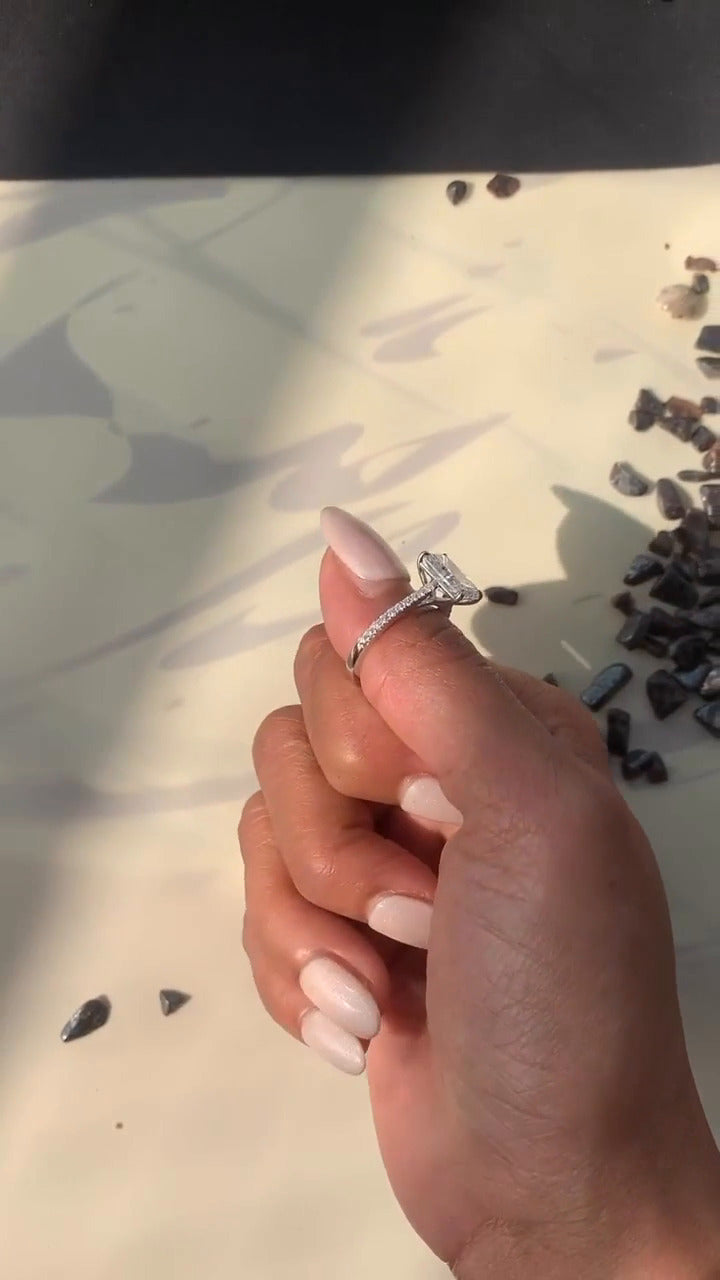 Clio Radiant Ring