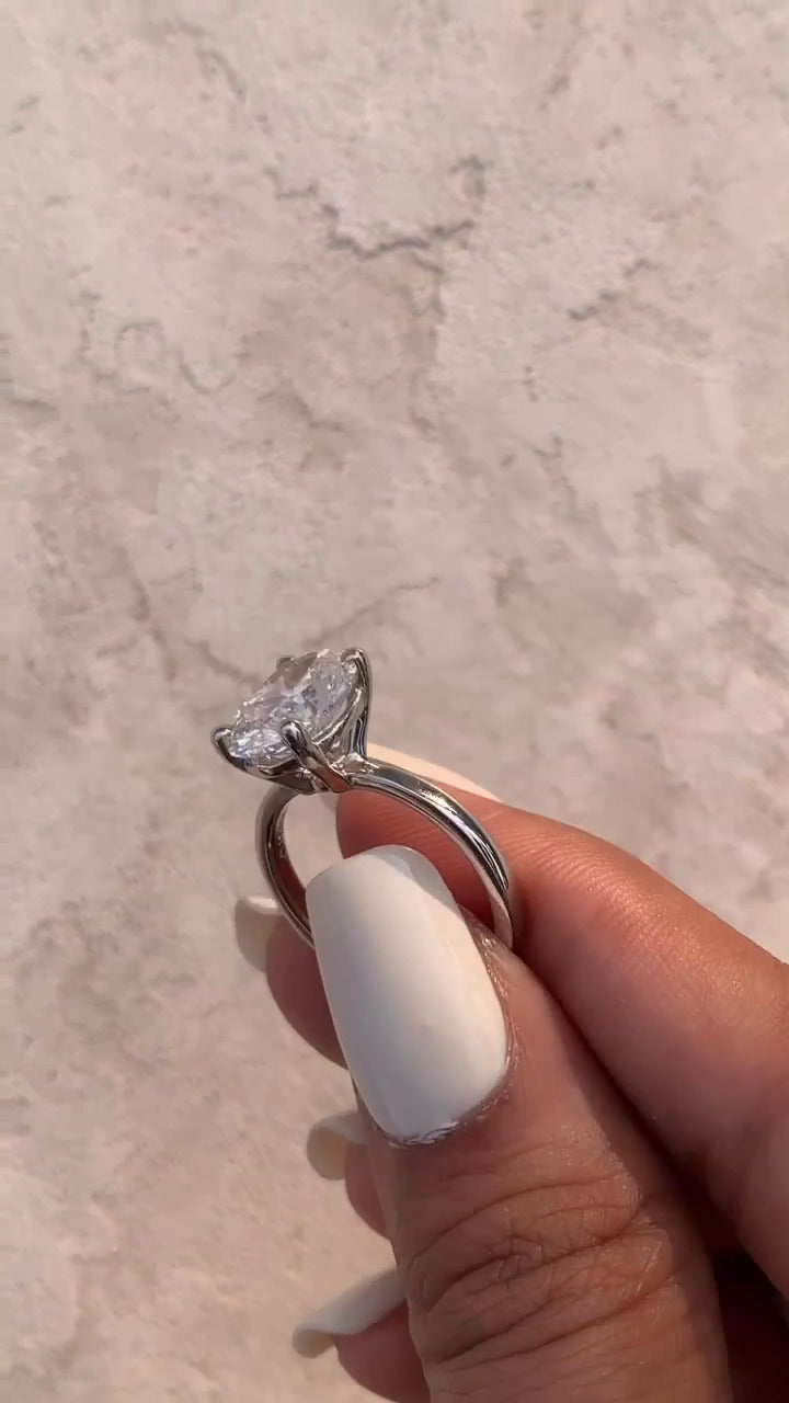 Oval Engagement Ring