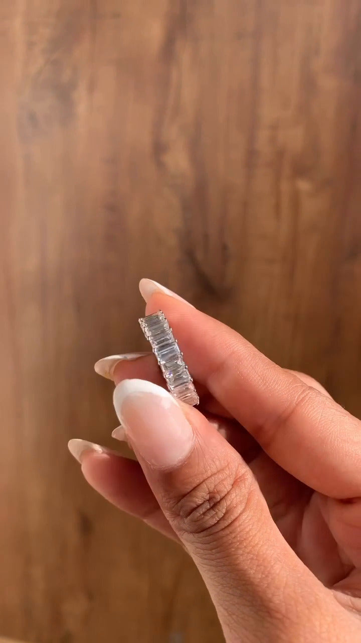 Elara Moissanite Wedding Ring
