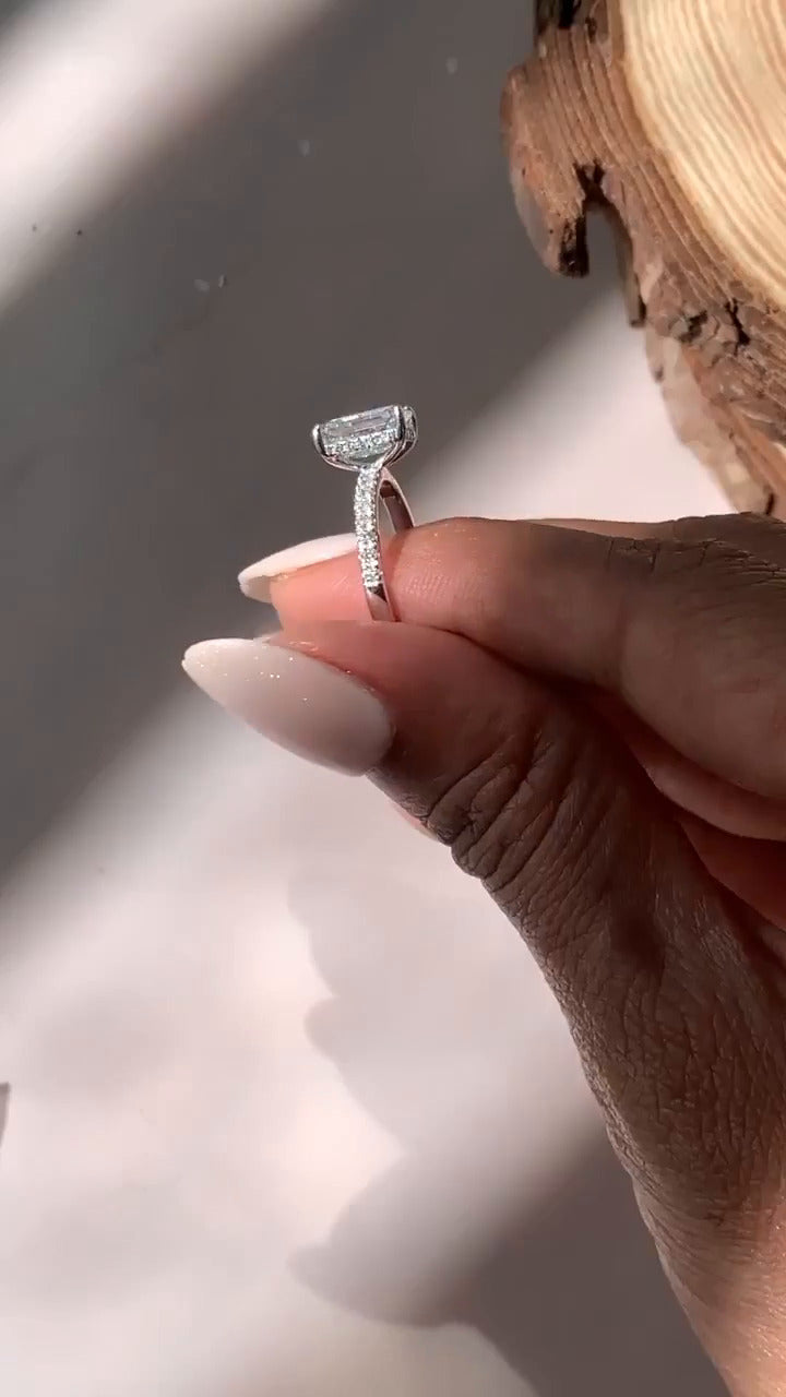 Yati Emerald Diamond Band