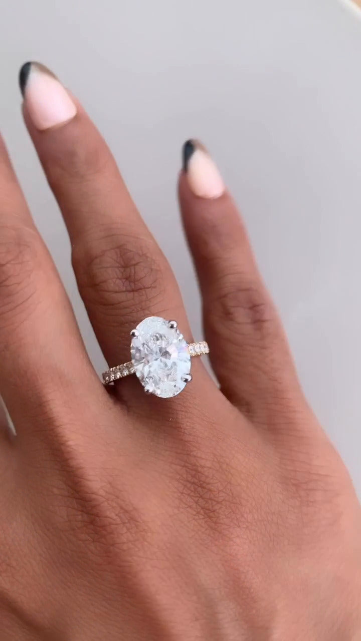 Halcyon Oval Diamond Band