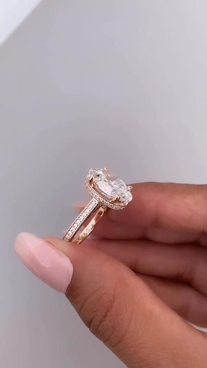 Oval Engagement Ring