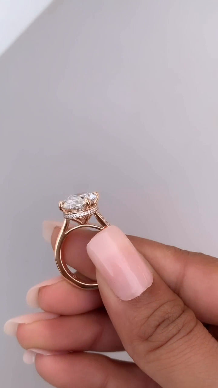 Oval Moissanite Engagement Ring