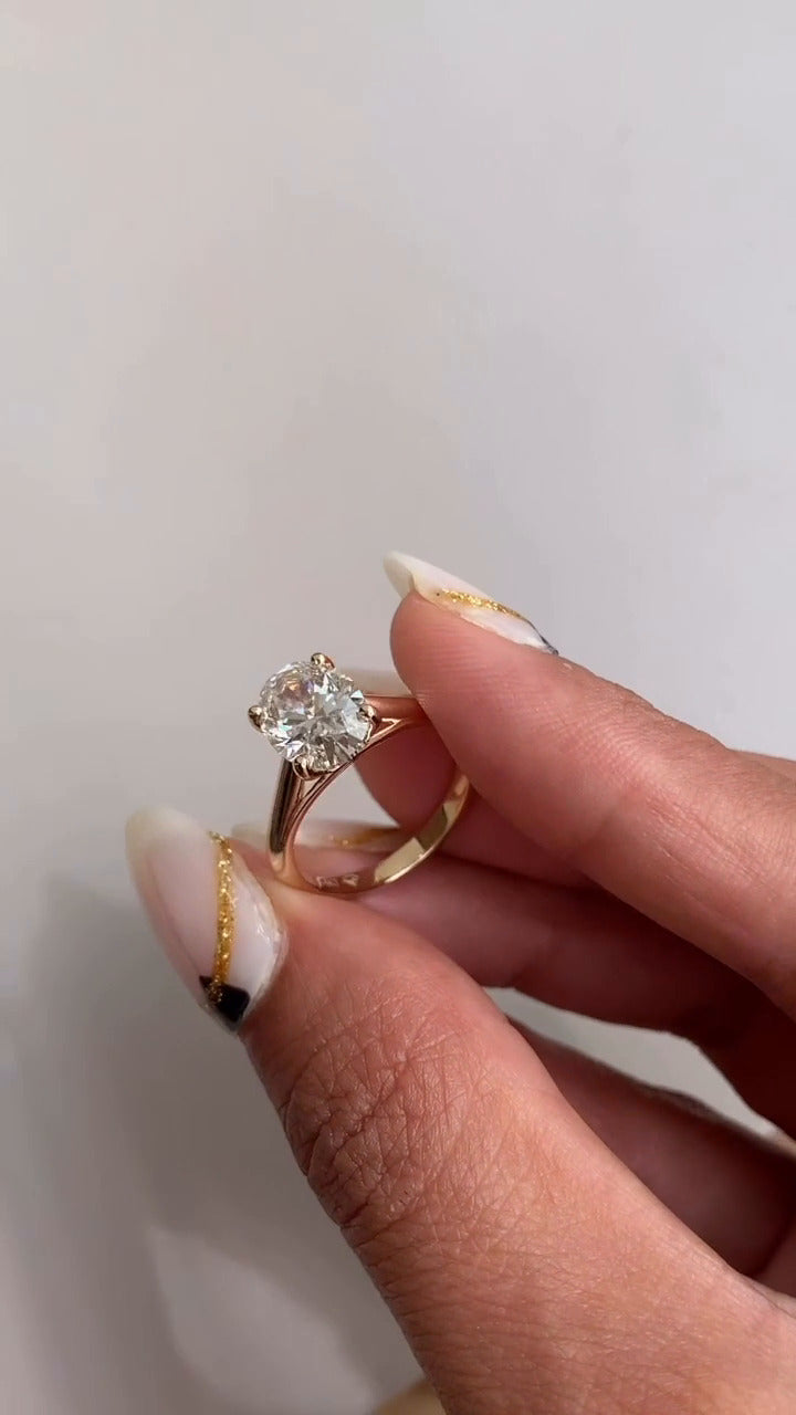 Lavinia Oval Engagement Ring