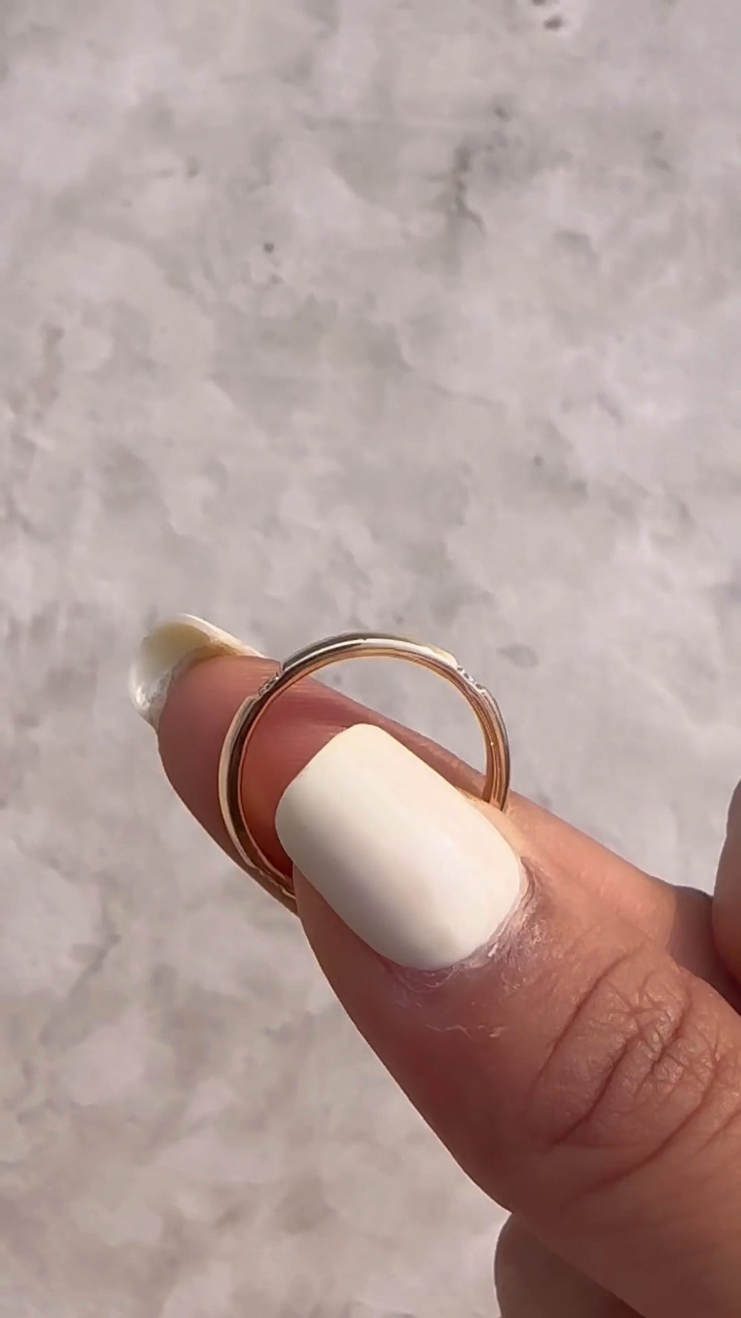 Lira Moissanite Band