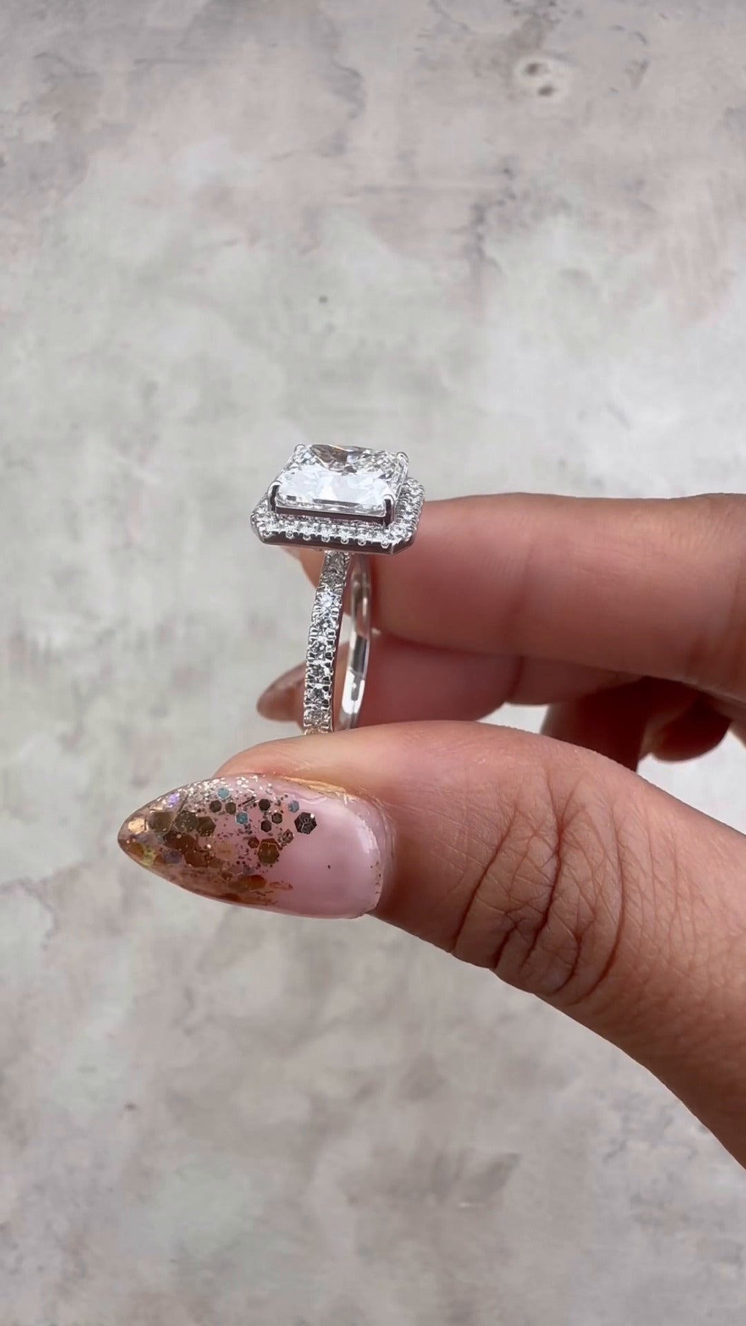 Lucia Ring