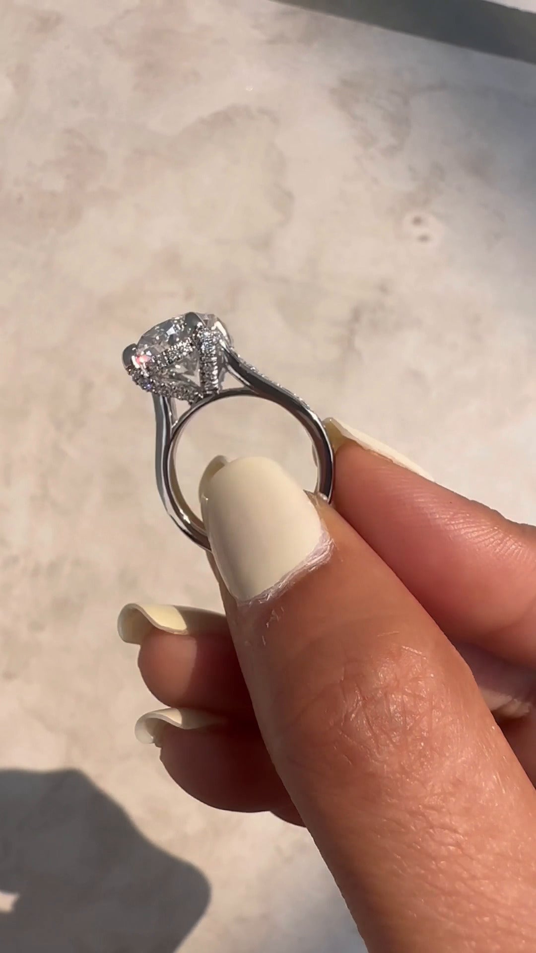 Mari gold Oval Ring