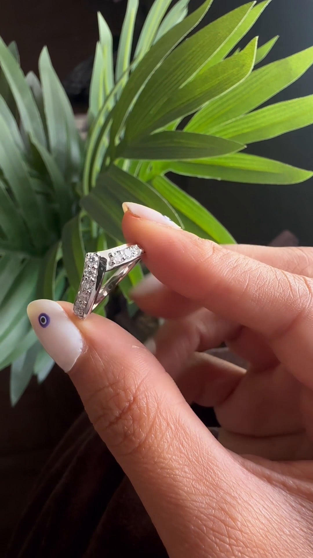 Nia Shaped Band