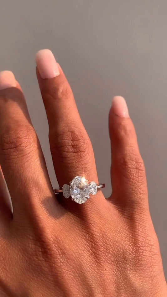Saskia Oval Engagement Ring