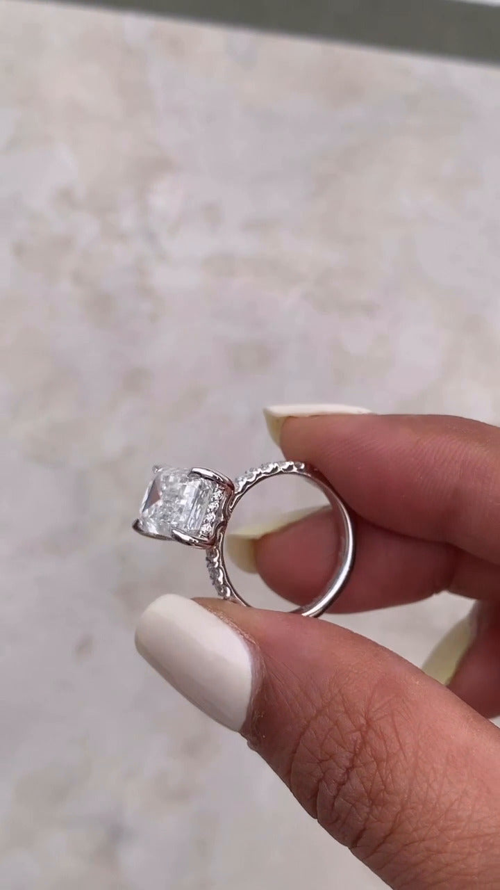 Siobhan Emerald Ring