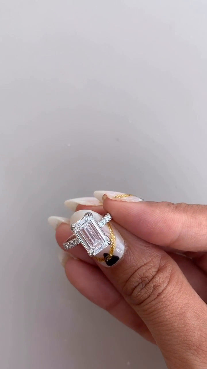 Tamara Emerald Diamond Band