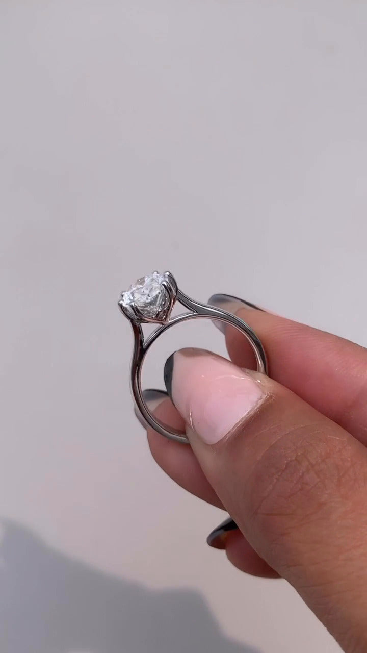 Oval Engagement Ring
