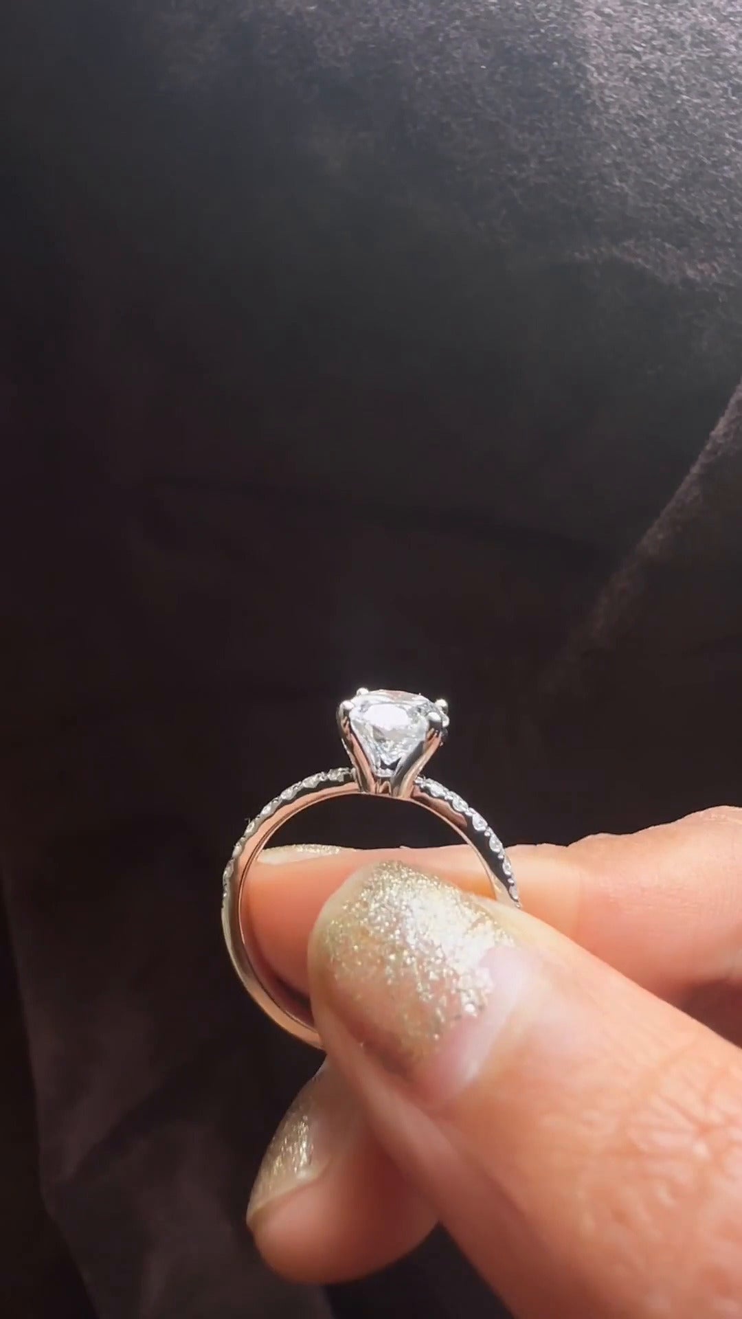 Vittoria Oval Diamond Band