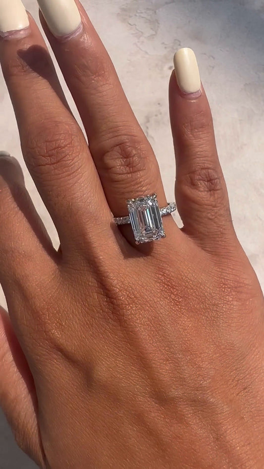 Zeni Emerald Ring